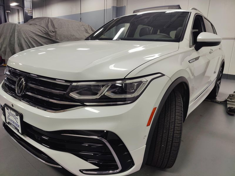 Used 2024 Volkswagen Tiguan AWD SEL R-Line w/Sunroof/NavImage 16