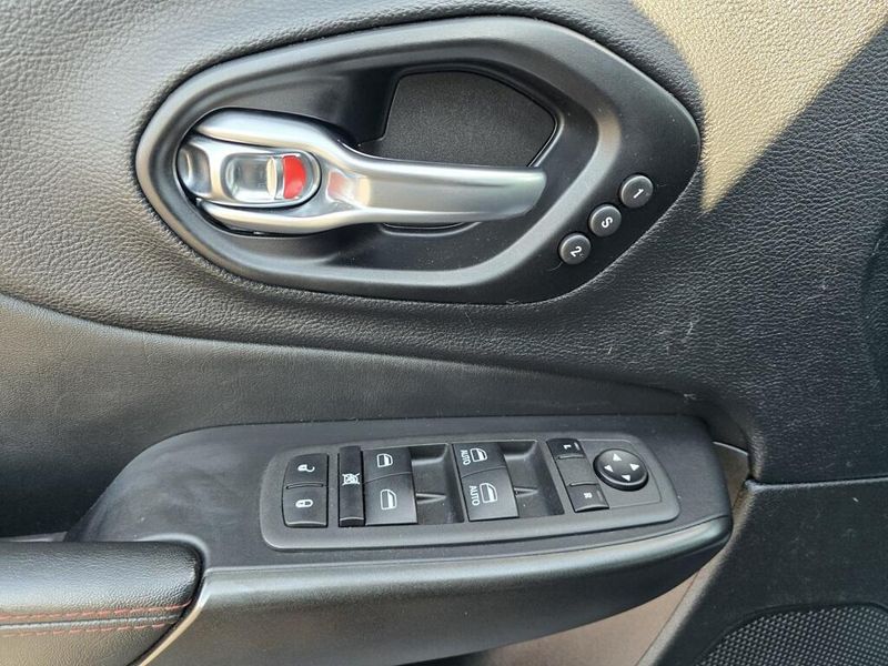 2021 Jeep Cherokee Trailhawk photo 7