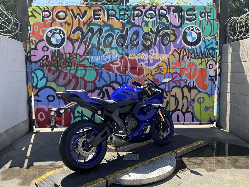 New 2025 Yamaha YZF-R7 Image 5