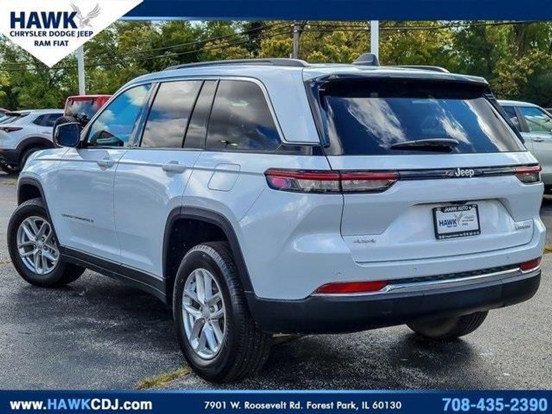 2024 Jeep Grand Cherokee Laredo X photo 3