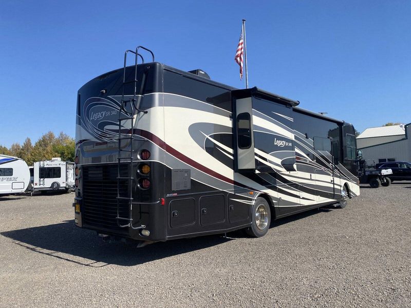 2016 FOREST RIVER LEGACY SR340 DIESEL Image 3