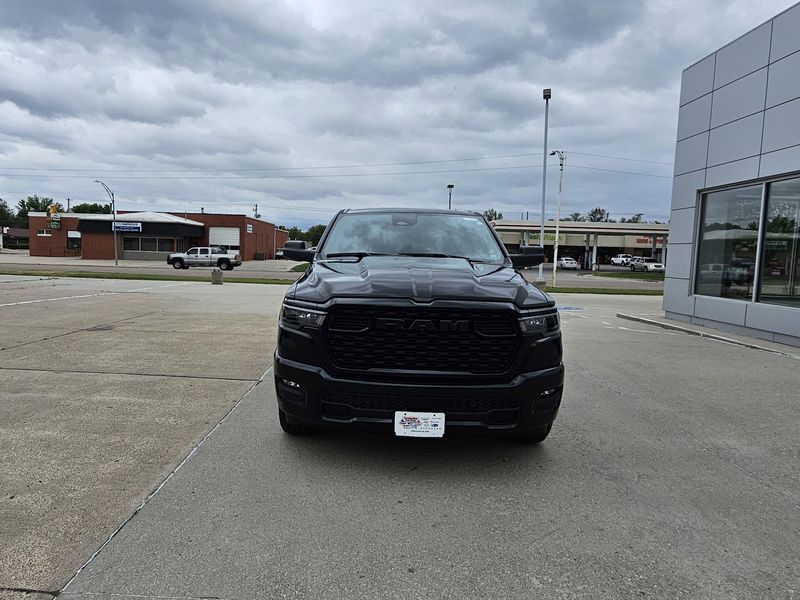2025 RAM 1500 TradesmanImage 3