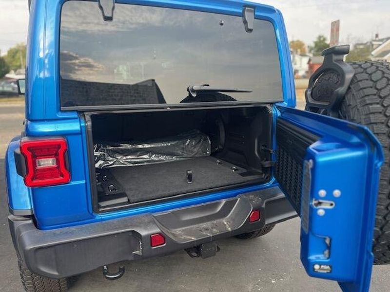 New 2025 Jeep Wrangler 4-door SaharaImage 13