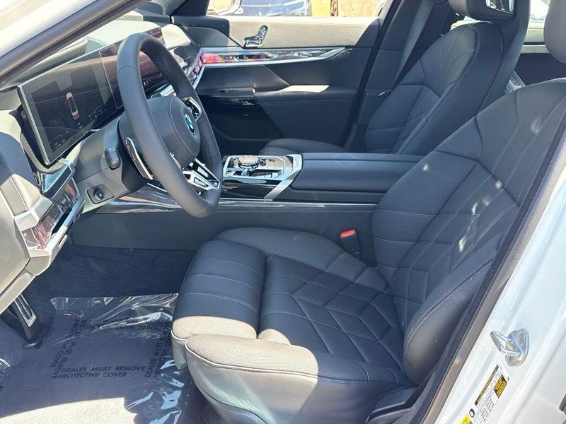 New 2026 BMW 7 Series 750e xDriveImage 18