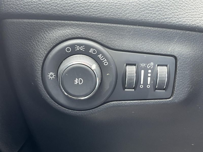 2018 Jeep Compass Image 13