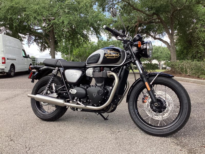 2025 Triumph Bonneville T100