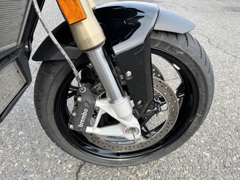 2022 BMW S 1000 XR - TRIPLE BLACK - BLACK STORM METALLIC 