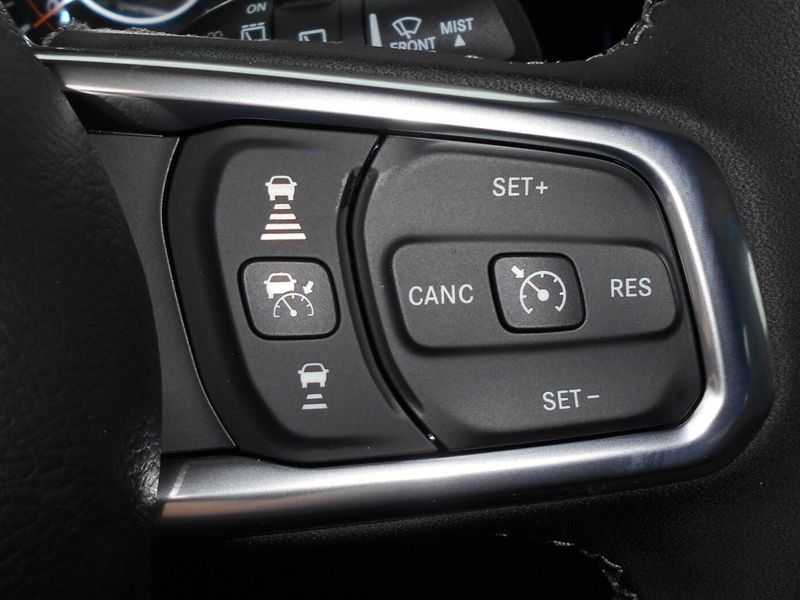 2025 Jeep Wrangler 4-door SaharaImage 19