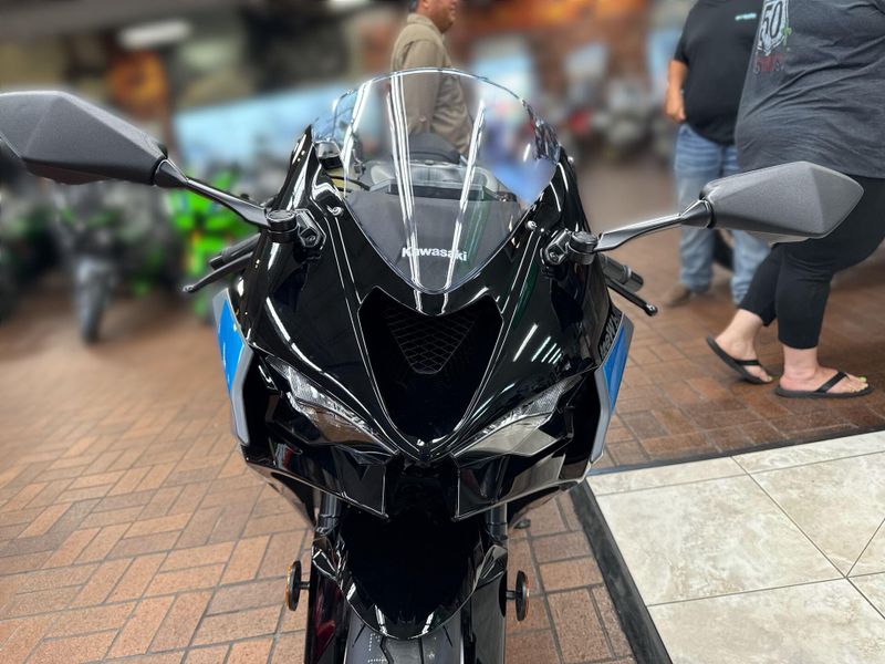 時雨 2025 Kawasaki NINJA® ZX™-4R ABS | RideNow Chandler / Euro
