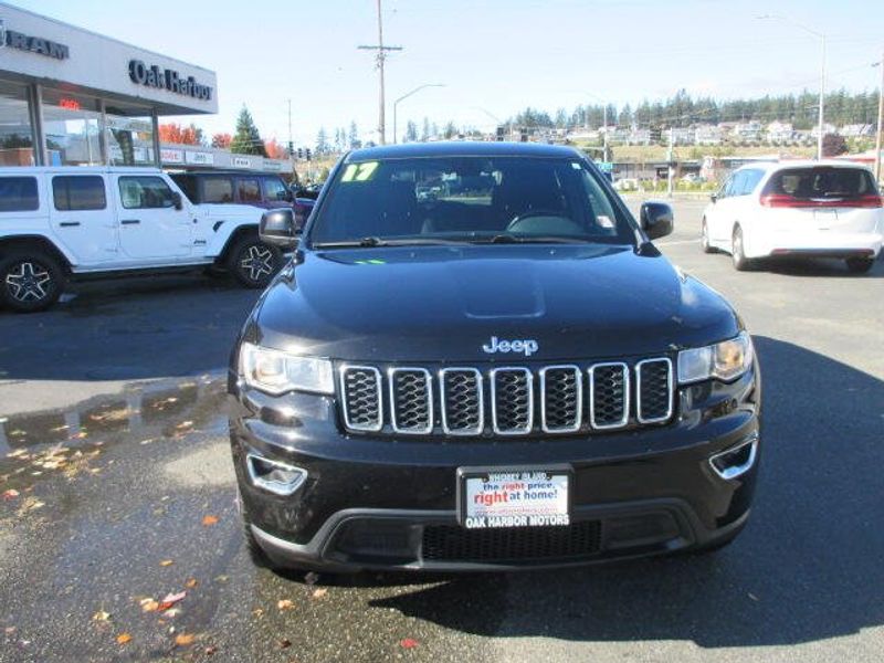 Used 2017 Jeep Grand Cherokee LaredoImage 3