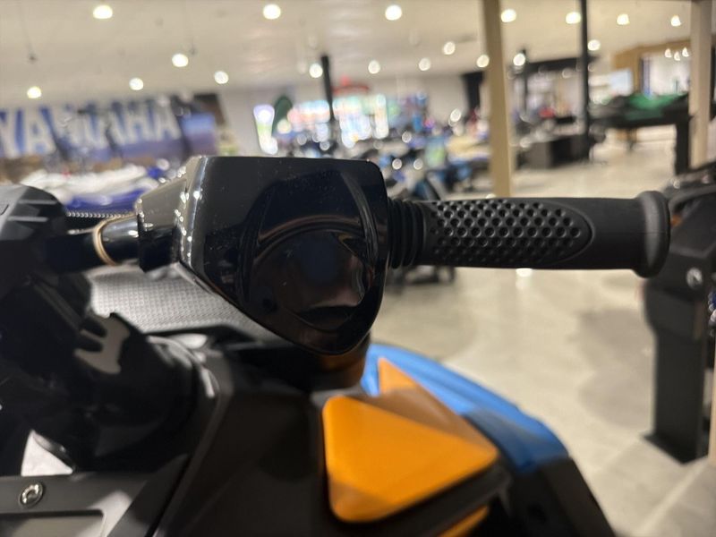 New 2026 Sea-Doo SPARK FOR 3 90 TRIXX (SOUND SYSTEM) Image 21