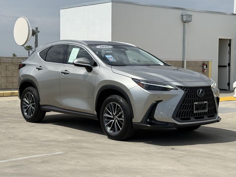 Used 2025 Lexus NX 350h LuxuryImage 2