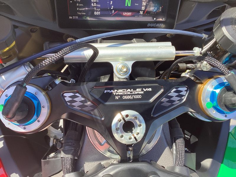 New 2025 Ducati Panigale V4 