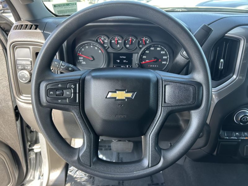 Used 2025 Chevrolet Silverado 1500 CustomImage 25