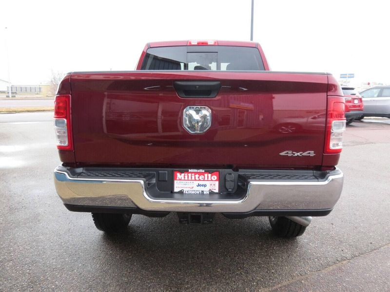 2022 RAM 2500 Tradesman Crew Cab 4x4 6