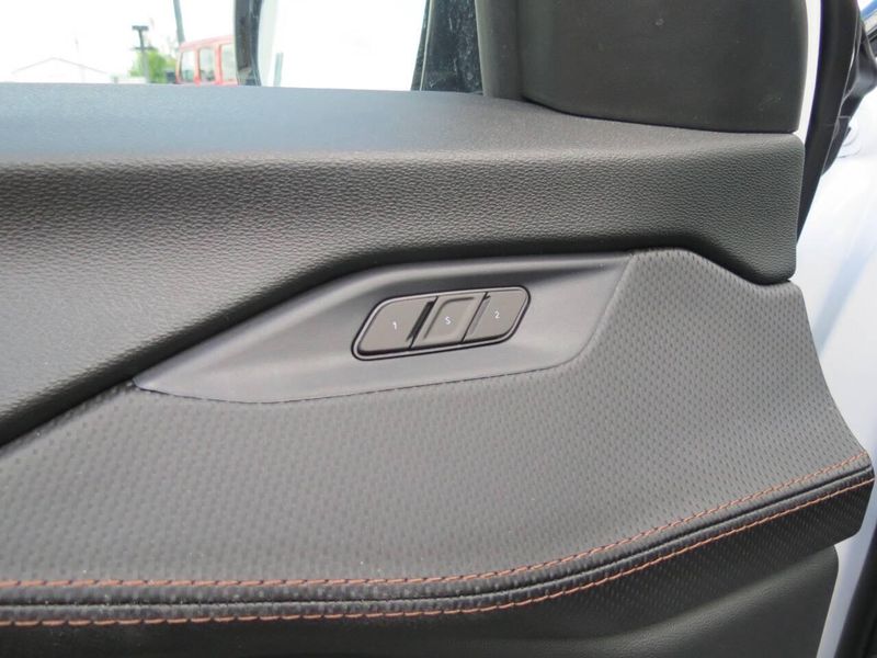 New 2026 Jeep Cherokee Overland 4x4Image 7