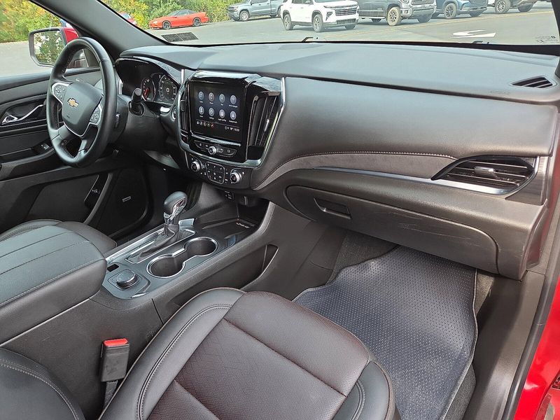 2023 Chevrolet Traverse High Country photo 17