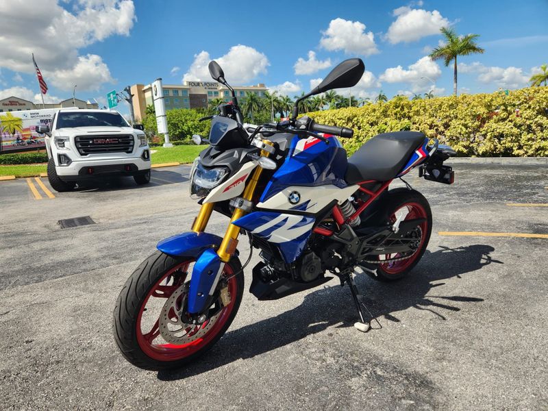 2024 BMW G 310 R Image 4