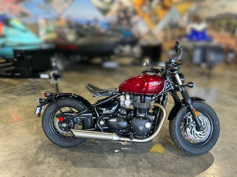 2022 Triumph Bobber Image 10