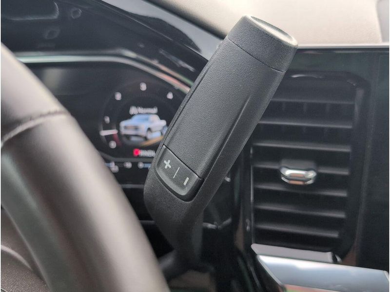 Used 2025 GMC Sierra 1500 SLTImage 28