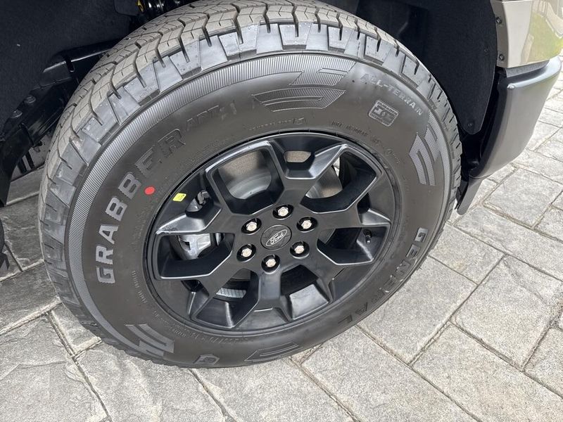 New 2025 Ford F-150 STXImage 4