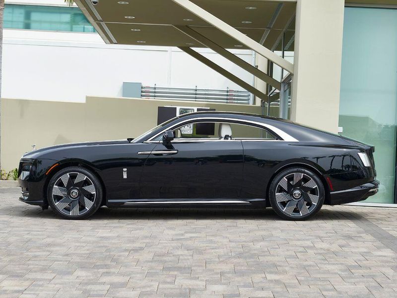 New 2026 Rolls-Royce Spectre Image 3