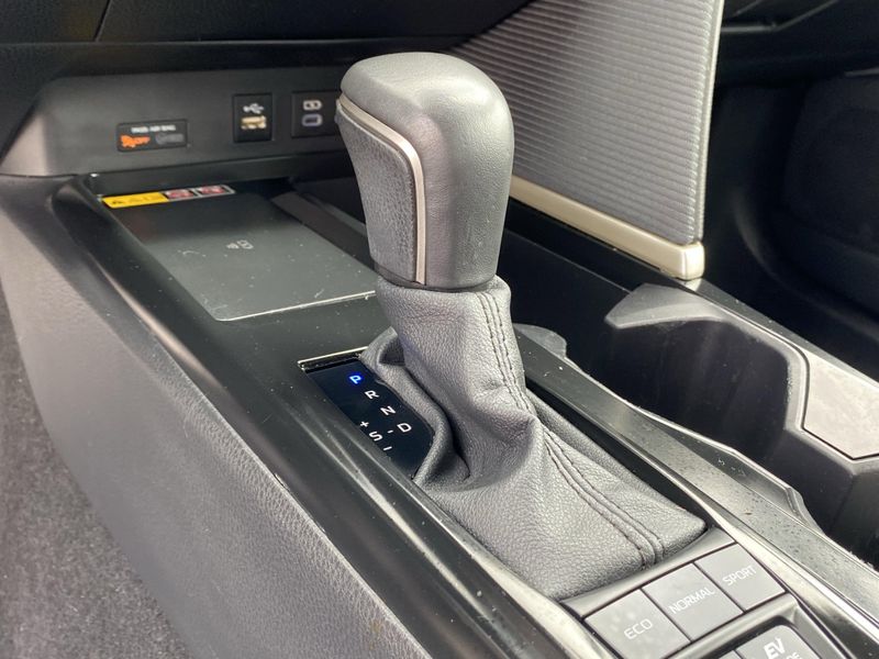 Used 2025 Toyota Camry SEImage 24