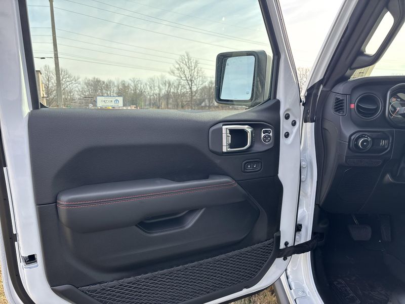 New 2026 Jeep Wrangler 4-door Rubicon XImage 15