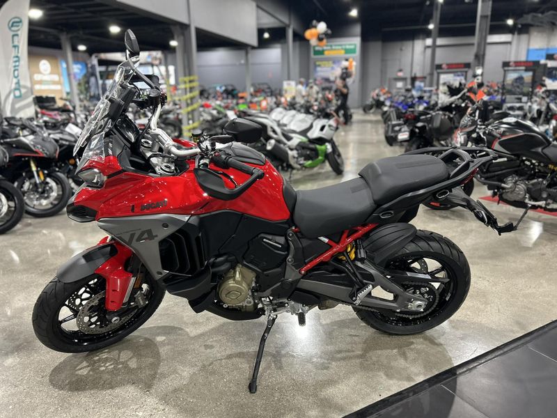 New 2025 Ducati MULTISTRADA V4 Image 18