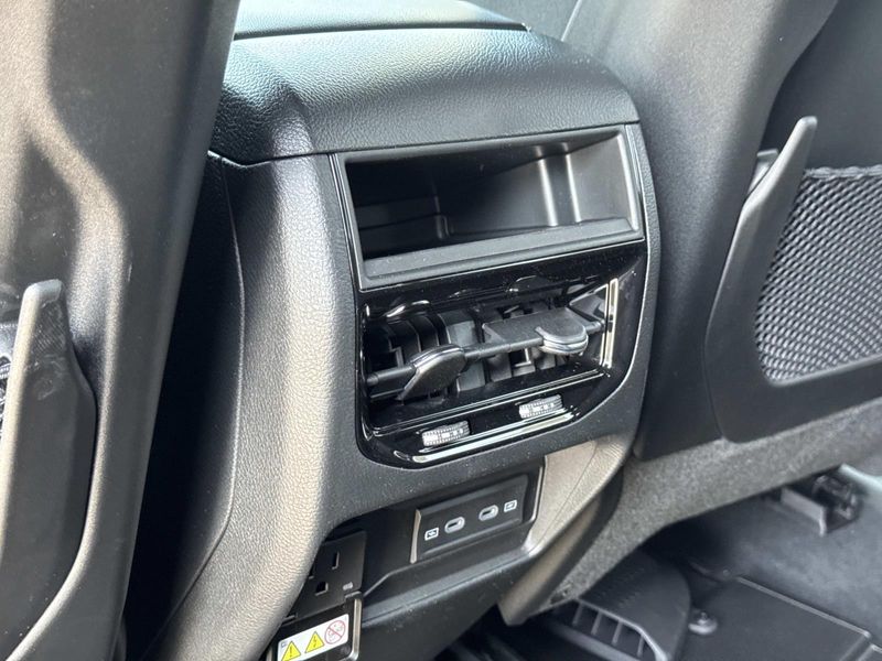 New 2026 Jeep Grand Cherokee Laredo Altitude 4x2