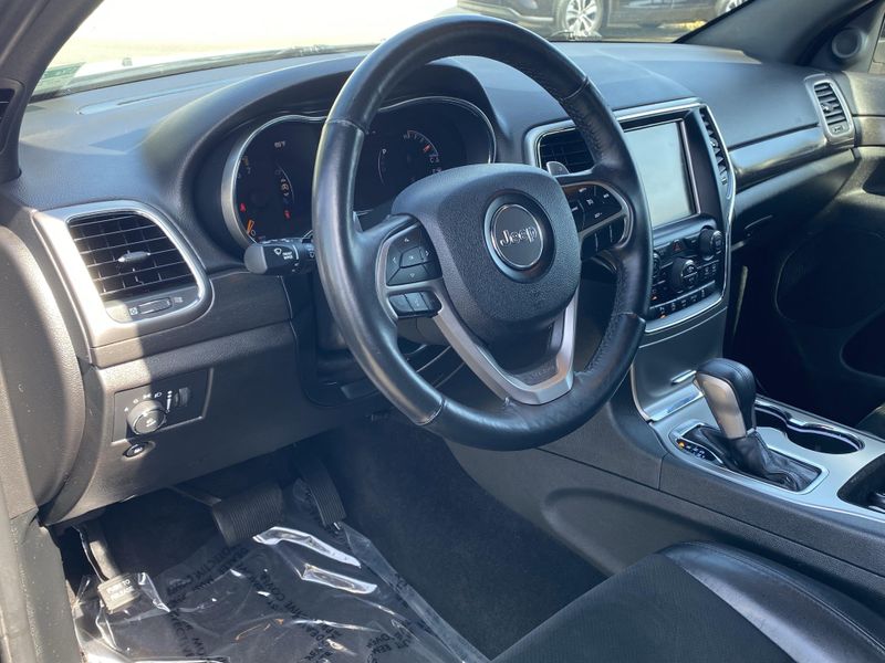 2017 Jeep Grand Cherokee AltitudeImage 17