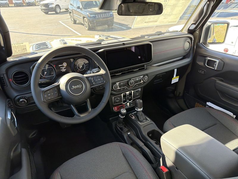 New 2026 Jeep Wrangler 4-door RubiconImage 16