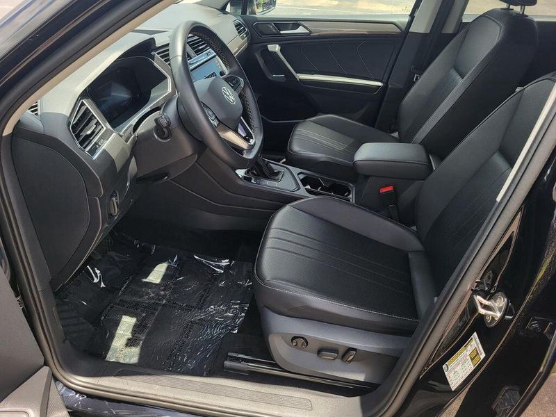 2024 Volkswagen Tiguan 2.0T SEImage 26