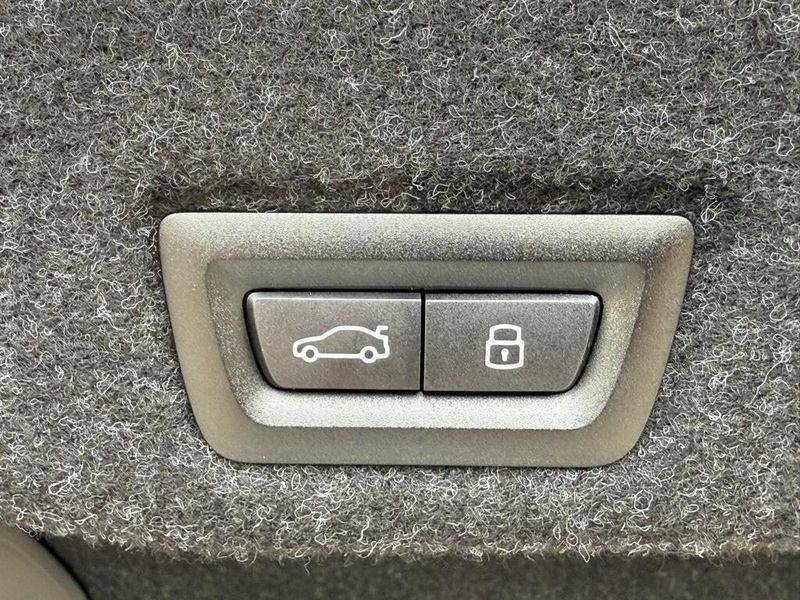 2025 BMW i5 eDrive40Image 16