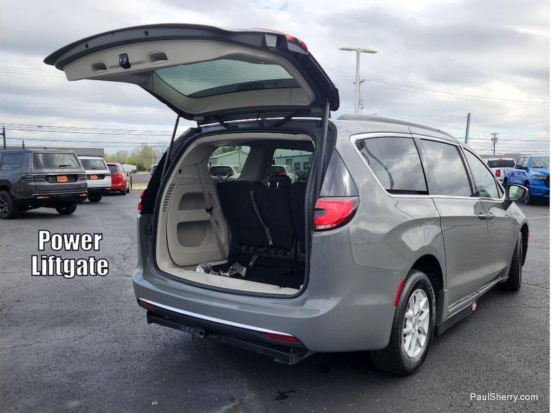 Used 2022 Chrysler Pacifica Touring L