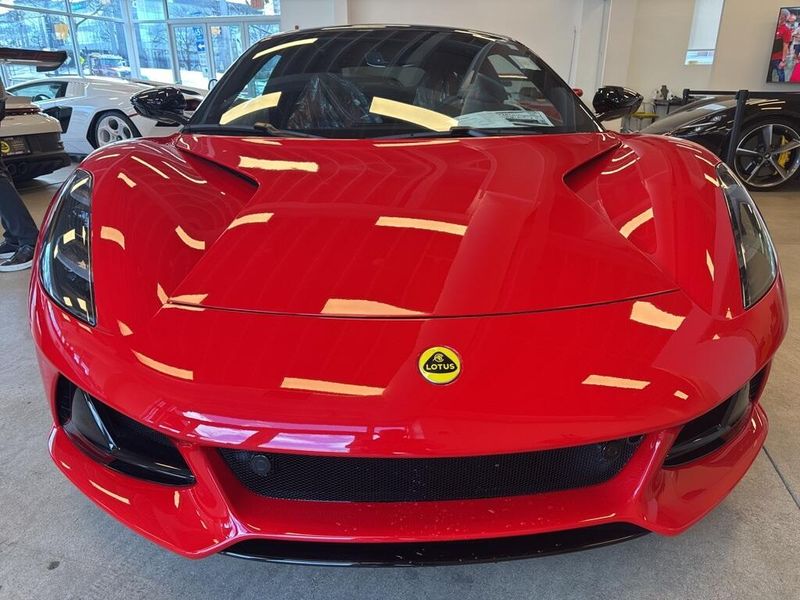 2024 Lotus Emira 