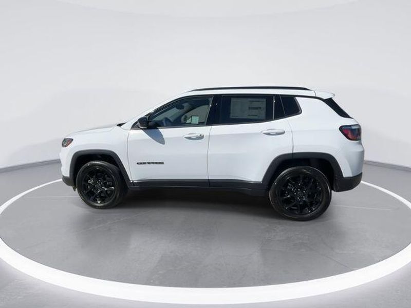 New 2026 Jeep Compass Latitude Altitude 4x4Image 5