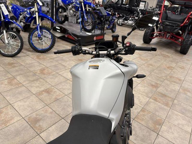 New 2026 Yamaha MT-10 Image 25