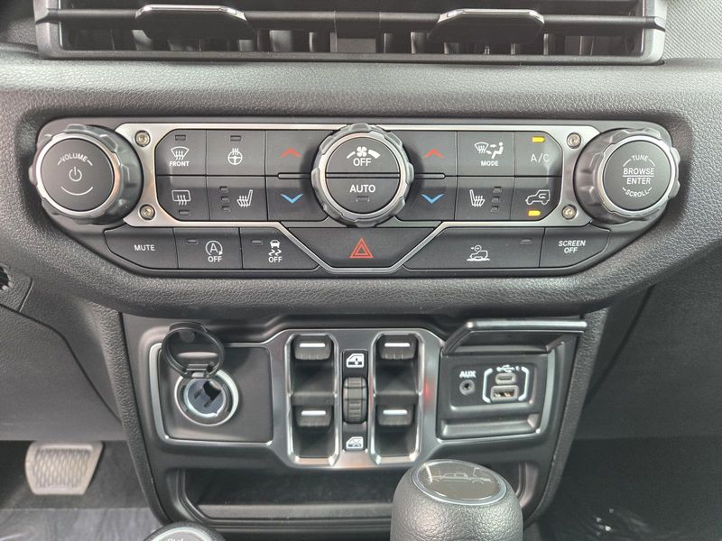 New 2026 Jeep Gladiator Sport S 4x4