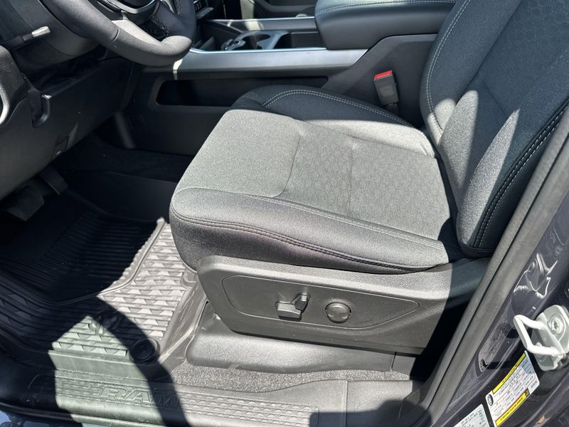 2025 RAM 1500 Big Horn Crew Cab 4x4 5