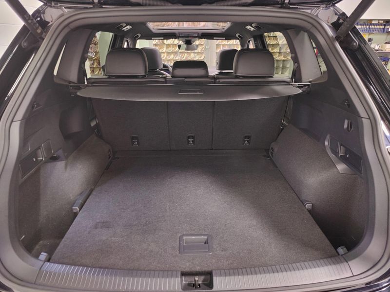 Used 2024 Volkswagen Tiguan AWD SEL R-Line w/Sunroof/NavImage 20