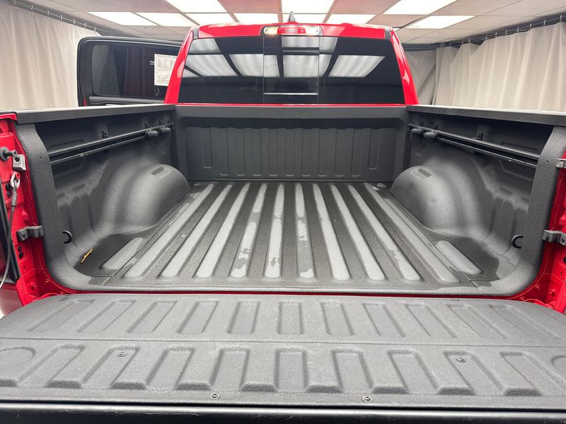 2022 RAM 1500 LaramieImage 18