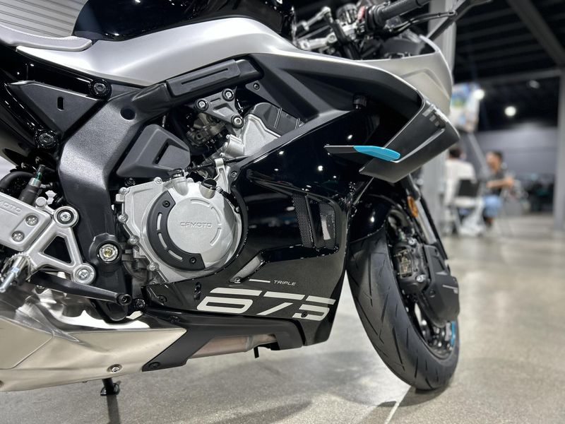 2025 CFMOTO 675SS Image 12