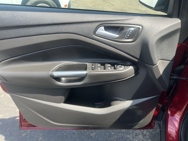 2016 Ford Escape SEImage 5
