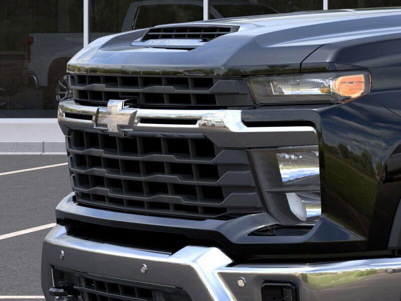 2025 Chevrolet Silverado 2500HD LTImage 13