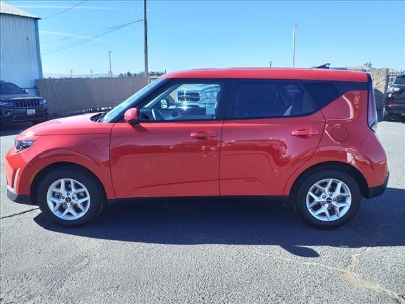 2025 Kia Soul LXImage 22