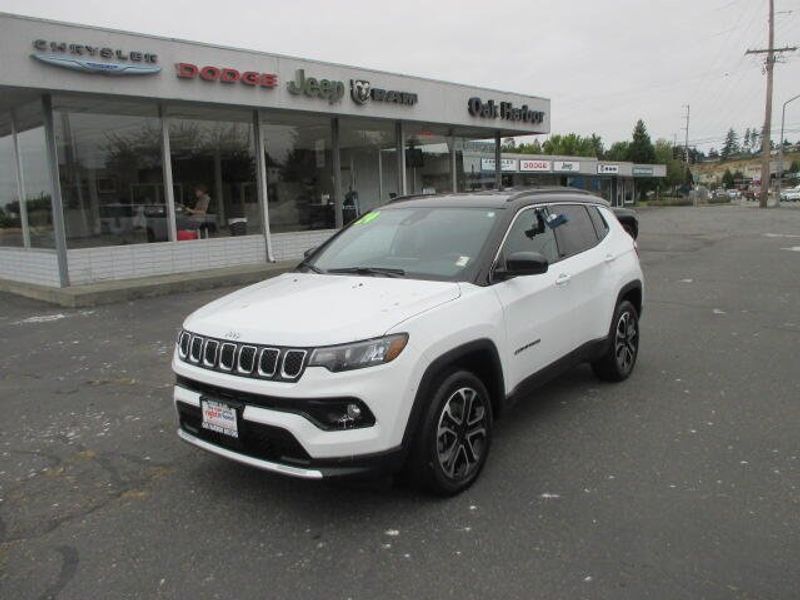 Used 2024 Jeep Compass LimitedImage 2