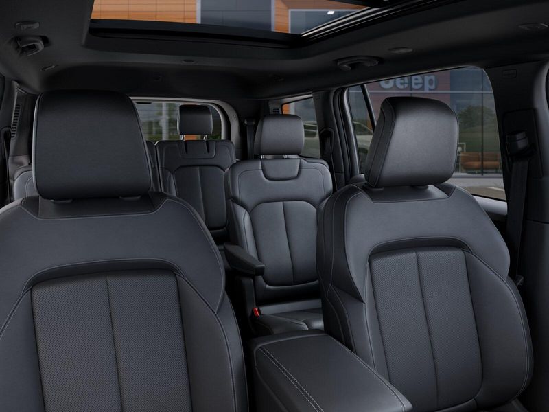 New 2026 Jeep Grand Cherokee L Limited Reserve 4x4Image 47