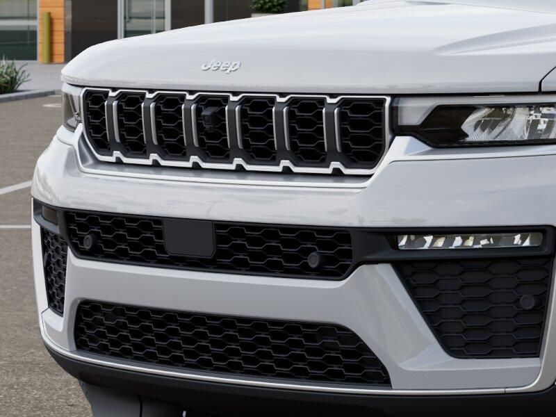 New 2026 Jeep Grand Cherokee L Limited 4x4Image 34
