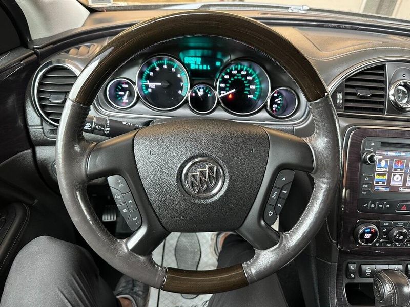 2015 Buick Enclave Leather GroupImage 2